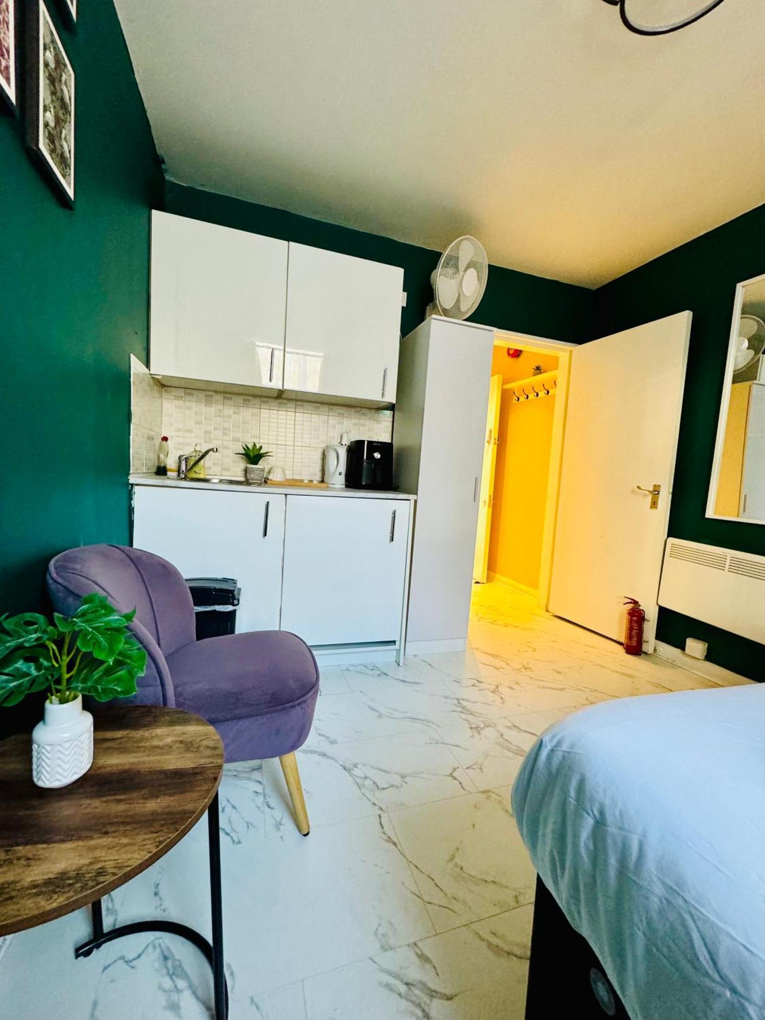 Private Studio Flat In City 1190 London Eksteriør bilde